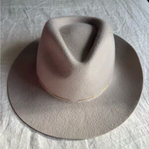 Morgan and Taylor 100% cream wool fedora hat with gold